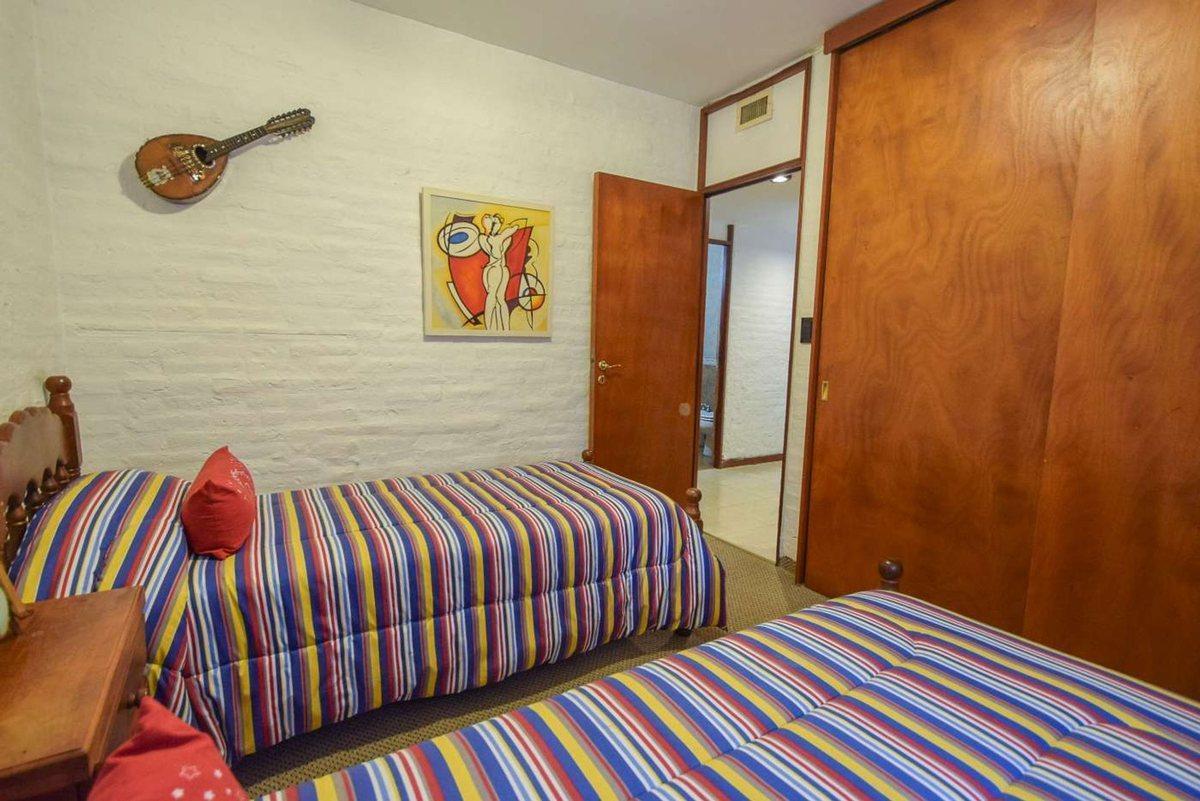 Venta Casa 5 Ambientes con Pileta La Florida Uno 3
