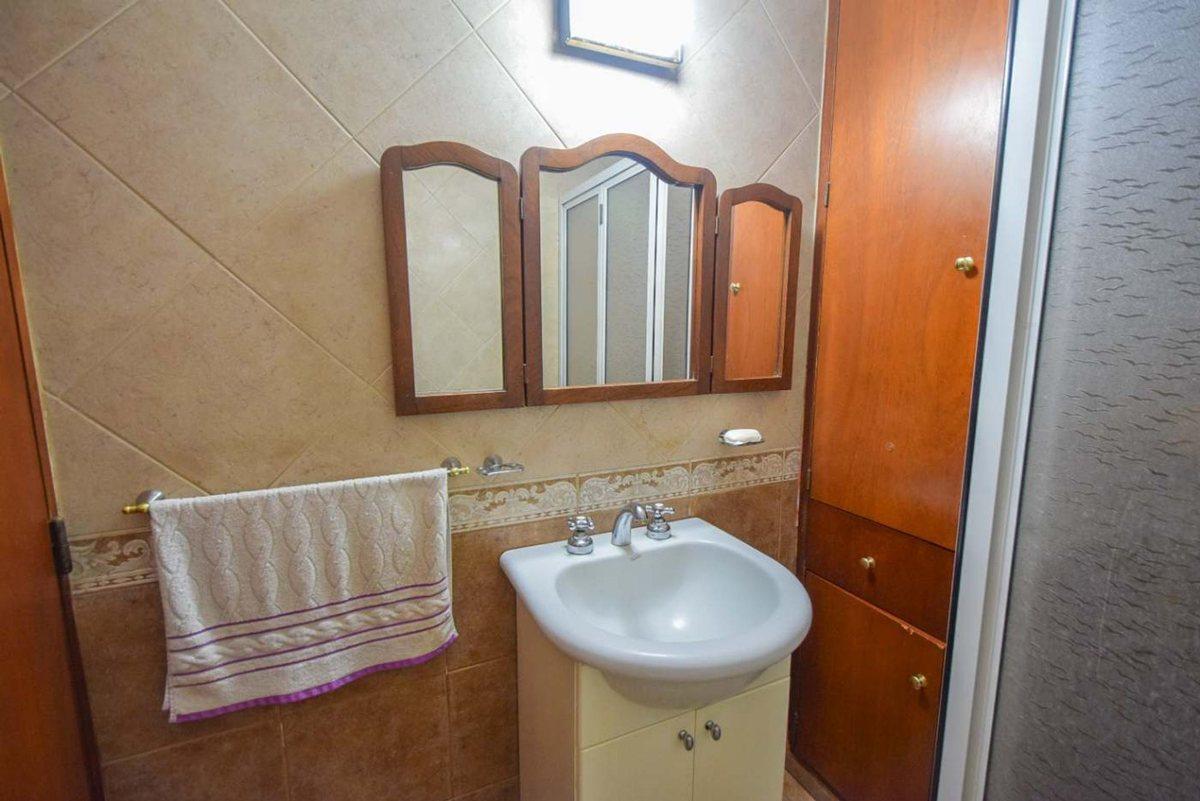 Venta Casa 5 Ambientes con Pileta La Florida Uno 2