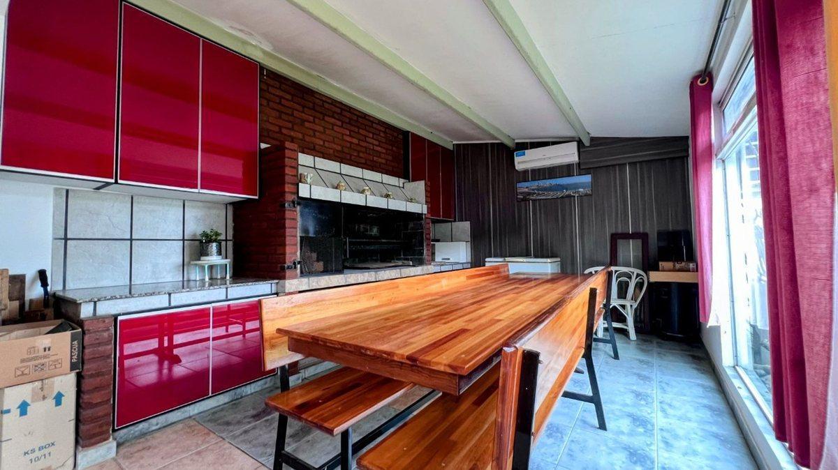 Venta Casa 5 Ambientes en Block con Paruqe 5