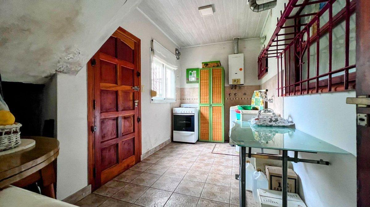 Venta Casa 5 Ambientes en Block con Paruqe 2