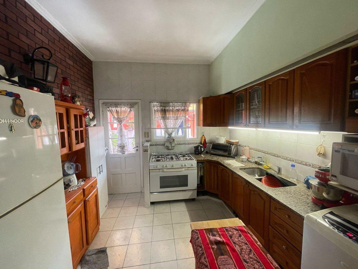 Venta en Block: Casa + Departamento El Martillo 2
