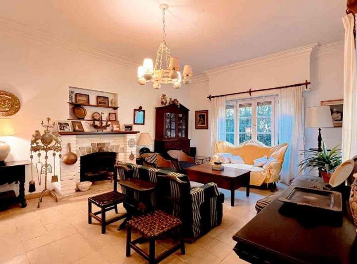 VENTA CASA 7 AMB. BARRIO PARQUEMAR 5