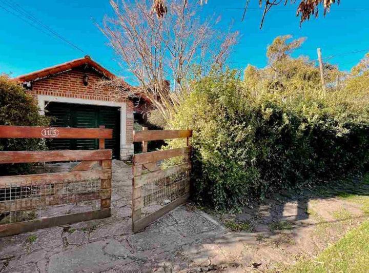 VENTA CASA 7 AMB. BARRIO PARQUEMAR 2