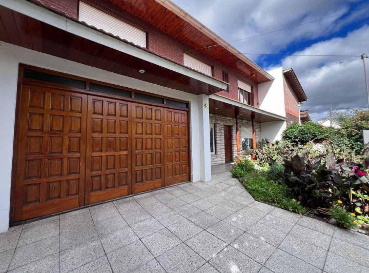 VENTA CASA 5 AMBIENTES EN BLOCK CON PARQUE 2