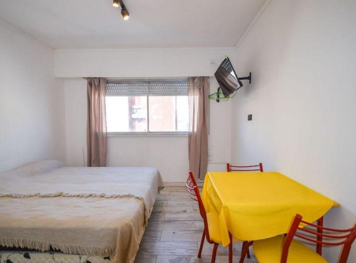 VENTA MONOAMBIENTE AL FRENTE CENTRO 3
