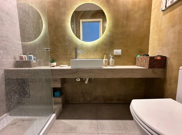 VENTA MONOAMBIENTE AMOBLADO VISTA AL MAR LA PERLA 3