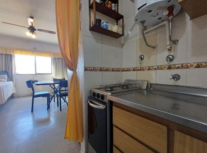 VENTA MONOAMBIENTE LUMINOSO PLAZA MITRE 4