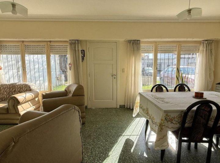 Venta En Block Casa 3 amb+2 deptos. Bosque Alegre 3