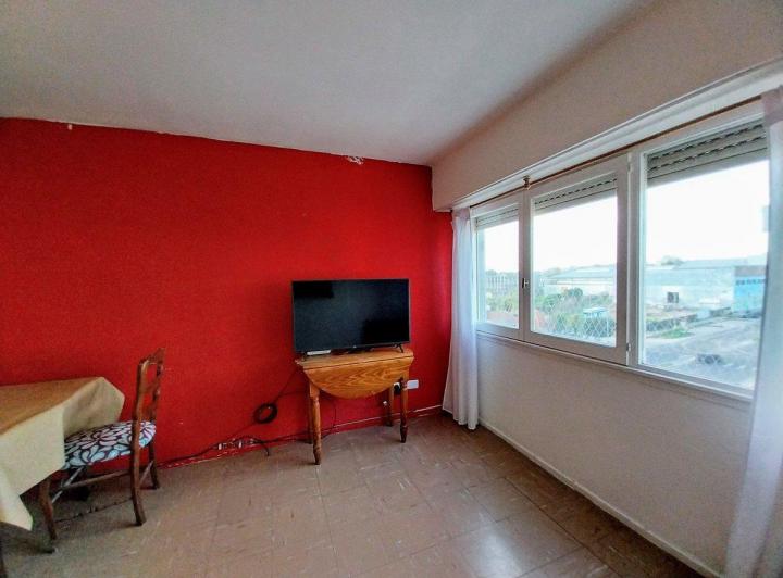 Venta departamento 4 ambientes cochera des. Puerto 5