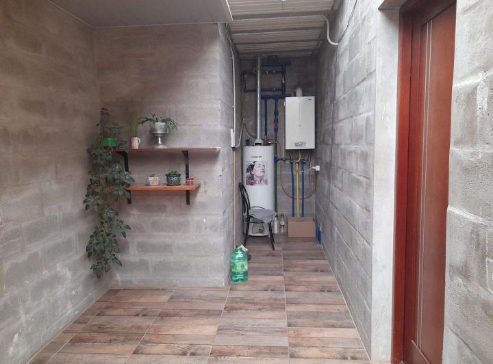 VENTA 3 DEPARTAMENTOS Y PIZZERIA - BARRIO ALFAR 5