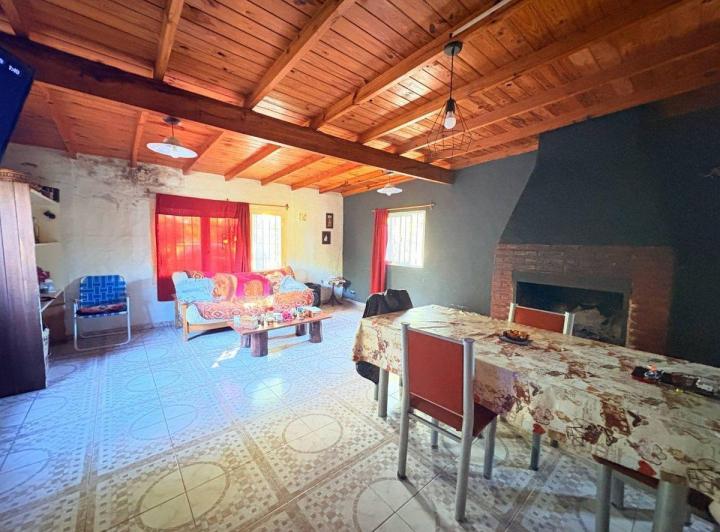 Venta Casa con Pileta Miramar 4