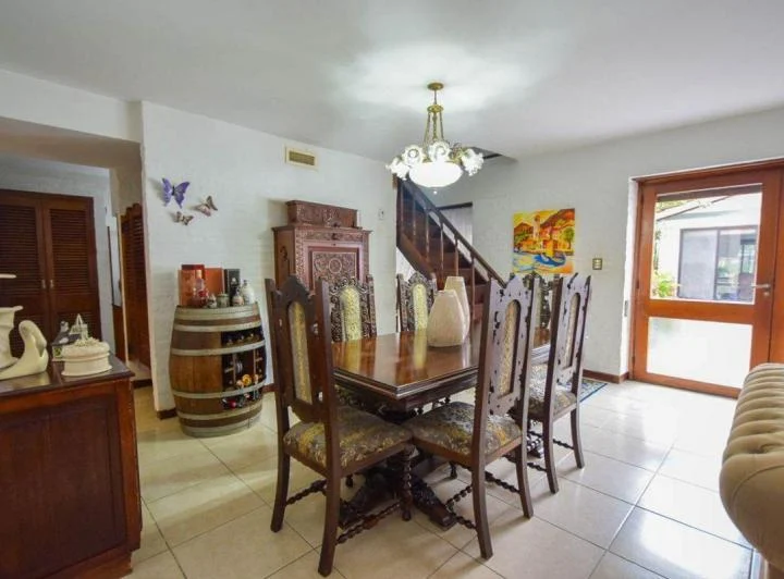VENTA CASA 5 AMBIENTES CON PILETA LA FLORIDA UNO 5