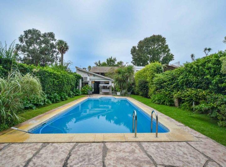 VENTA CASA 5 AMBIENTES CON PILETA LA FLORIDA UNO 2