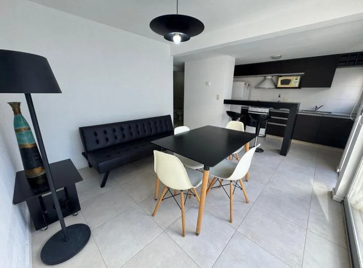 Alquiler Departamento 2 Ambientes con Cochera 2