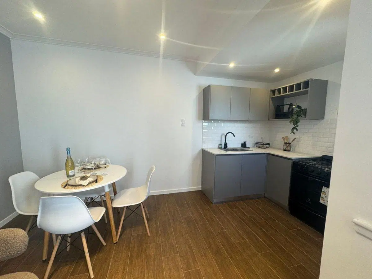 VENTA PH 2 AMBIENTES RECICLADO LA PERLA 4