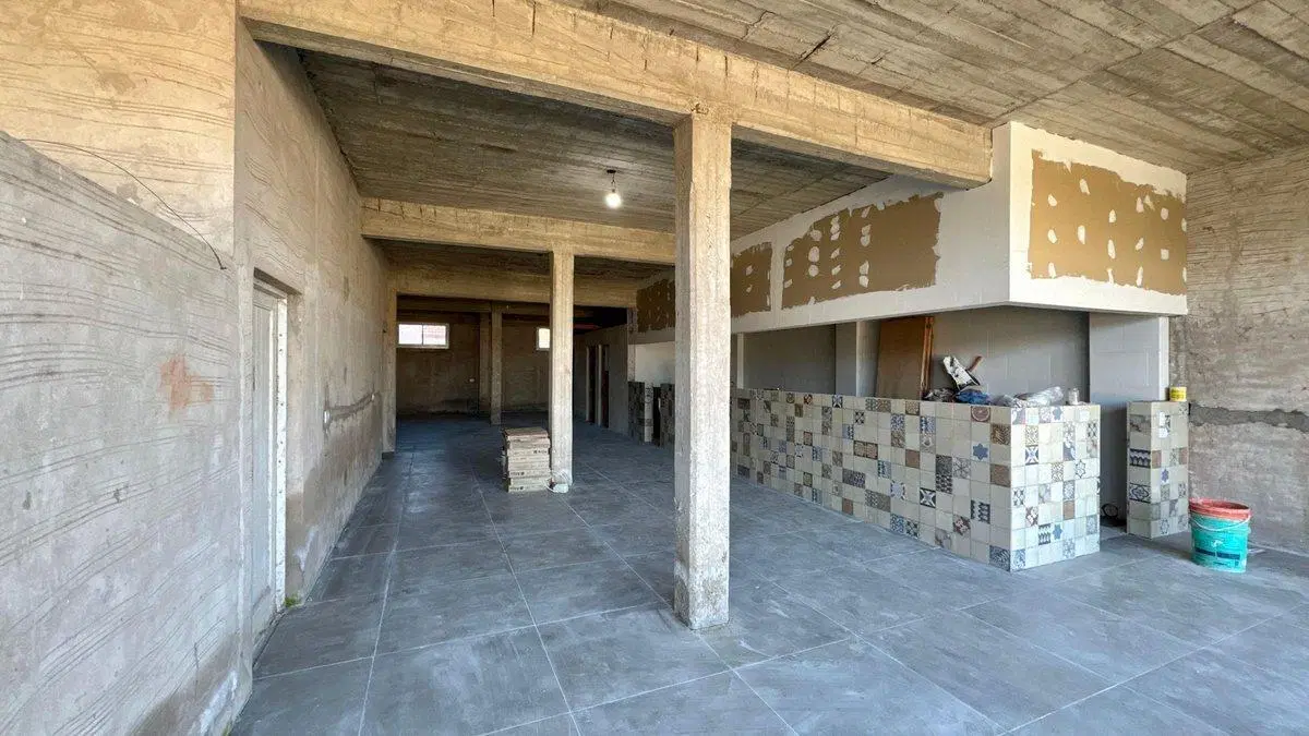 Venta local  a terminar S. Clara a metros del mar 2