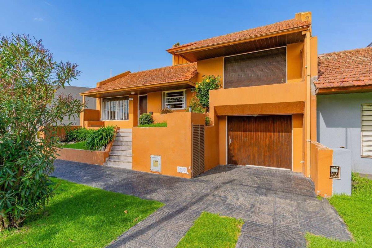 VENTA CASA 4 AMBIENTES PATIO PARILLA P MOGOTES