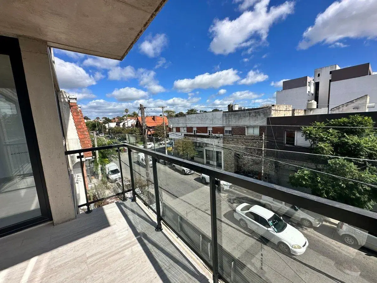VENTA DEPARTAMENTO 3 AMB FRENTE CON BALCON CHAUVIN 5