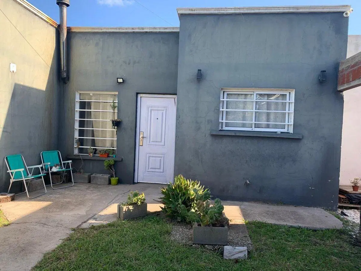 VENTA CASA 4 AMB  APTA CREDITO/ FELIZ U. CAMET 3