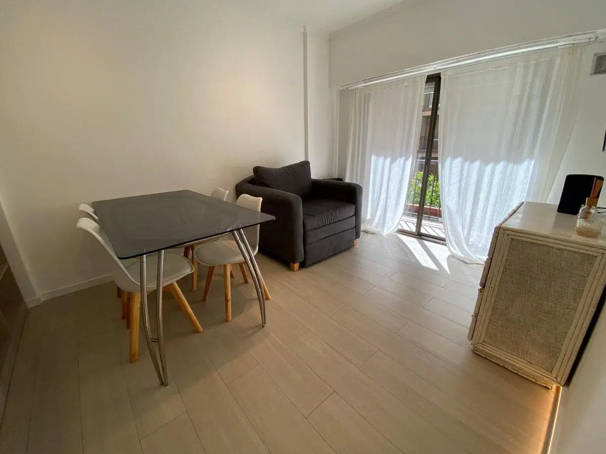 Venta Depto 2 amb c/balcon Reciclado en Pza Colon 5