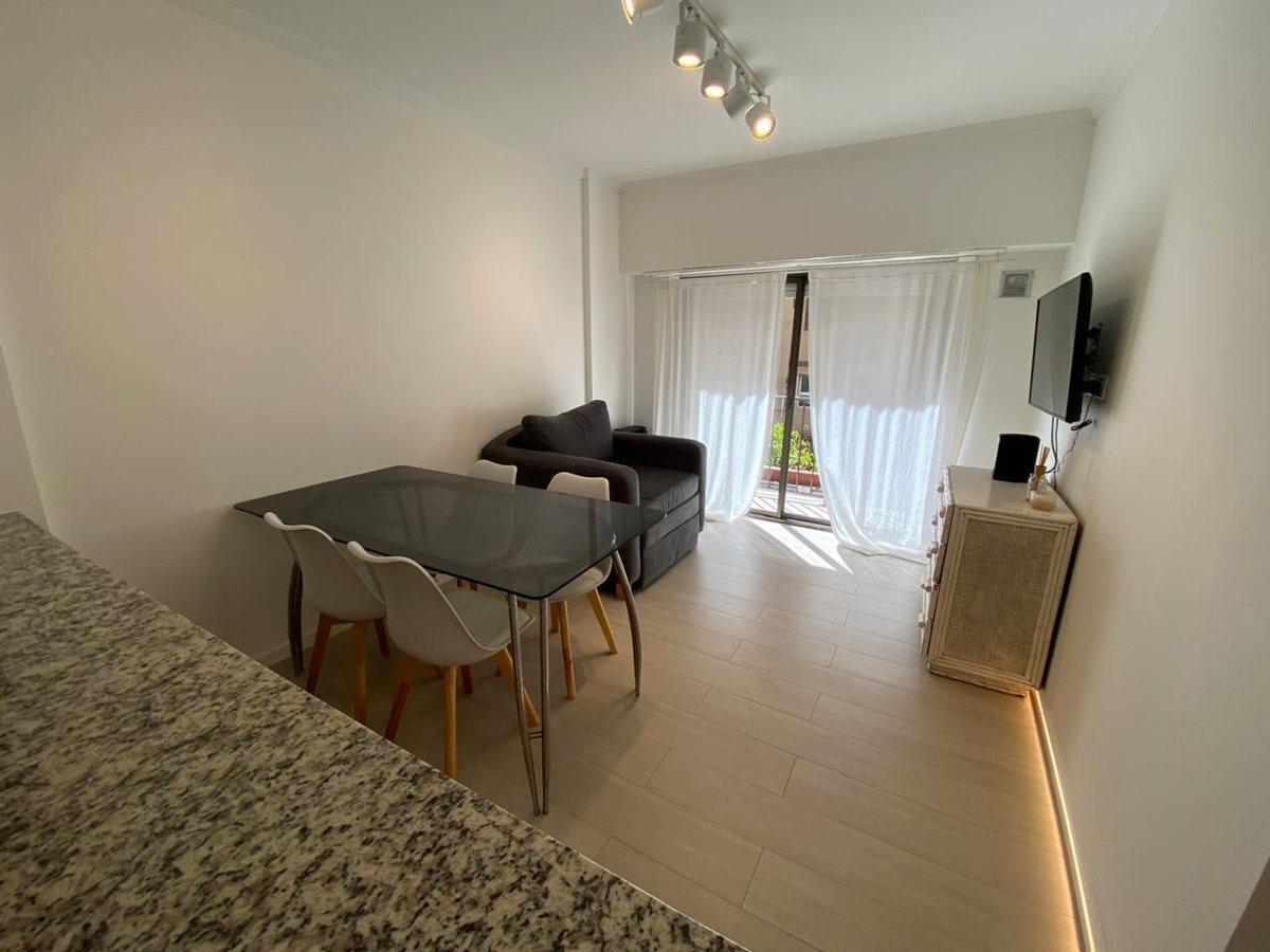 Venta Depto 2 amb c/balcon Reciclado en Pza Colon