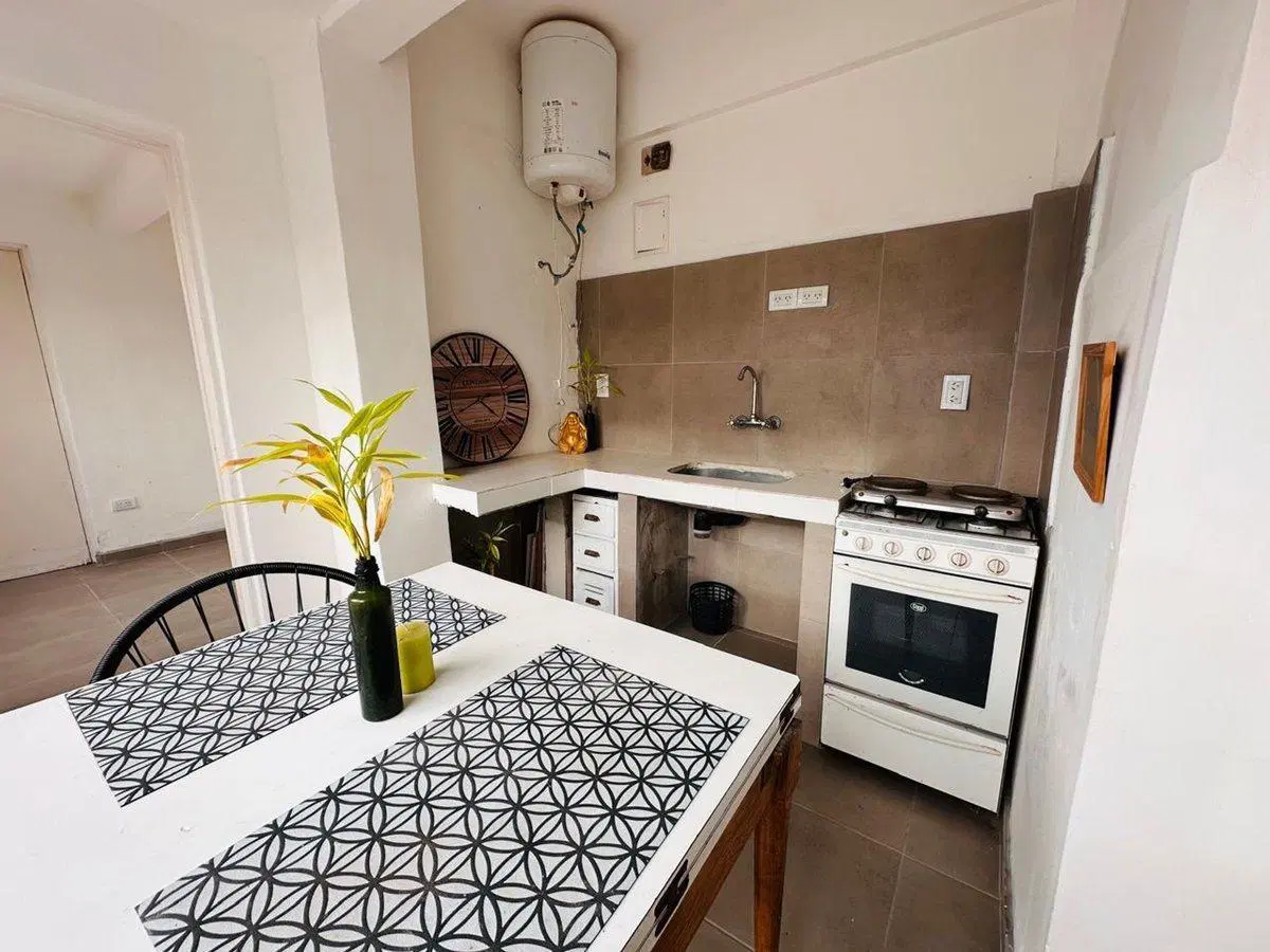 VENTA DEPTO 2 AMB C/ DEPENDENCIA AL FRENTE 4