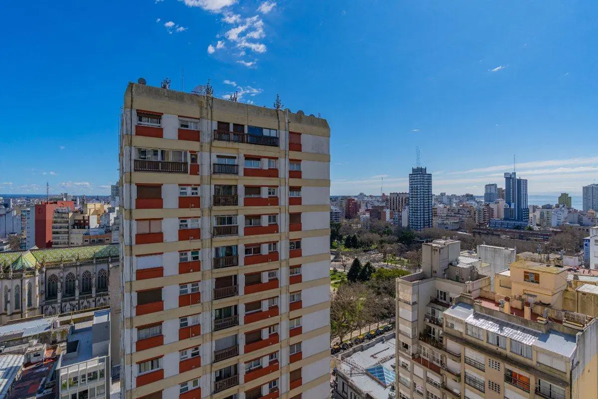VENTA DEPARTAMENTOS 4 AMBIENTES CENTRO 3