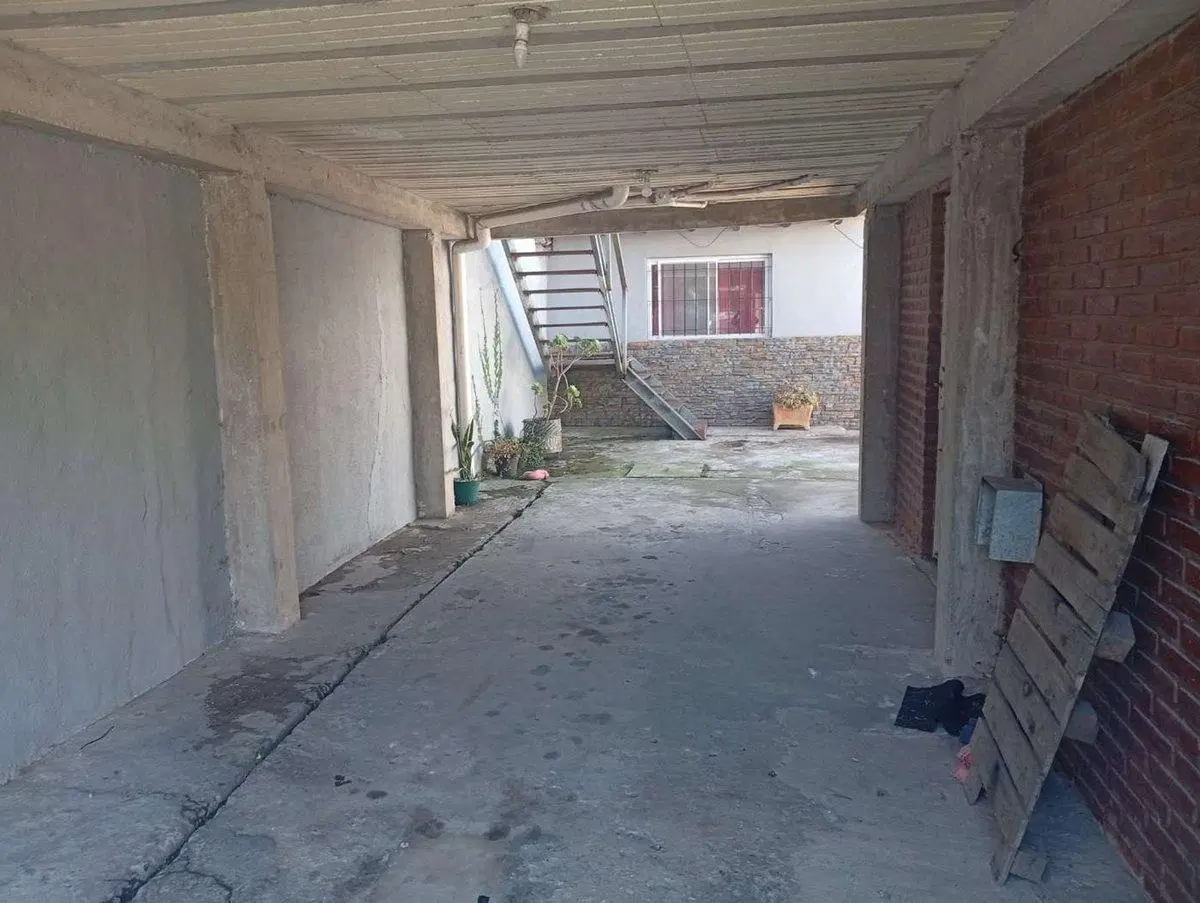 VENTA CASA MAS DOS  DEPARTAMENTOS  PUNTA MOGOTES 5