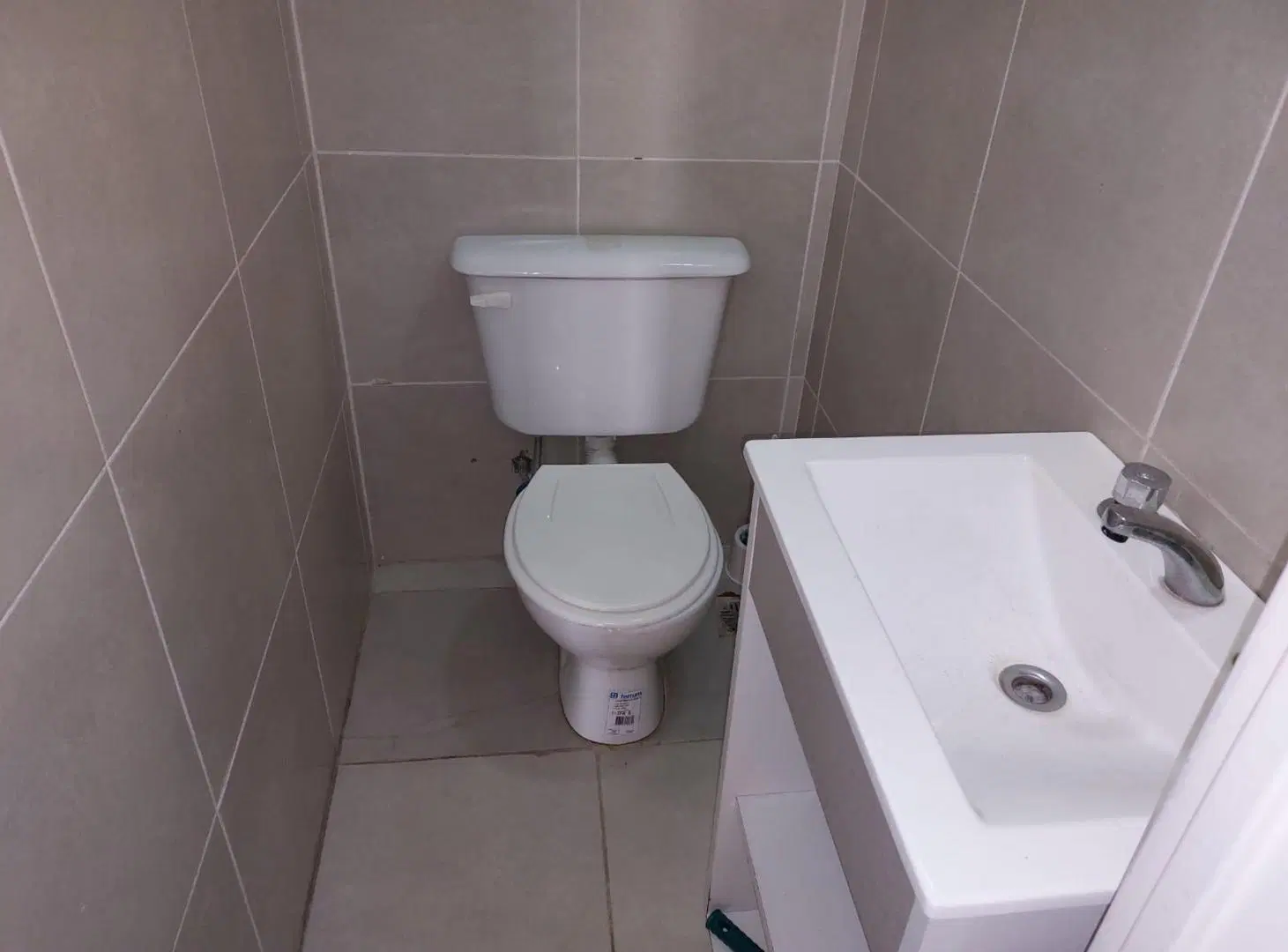 Venta monobambiente gran ventanal Miramar 4