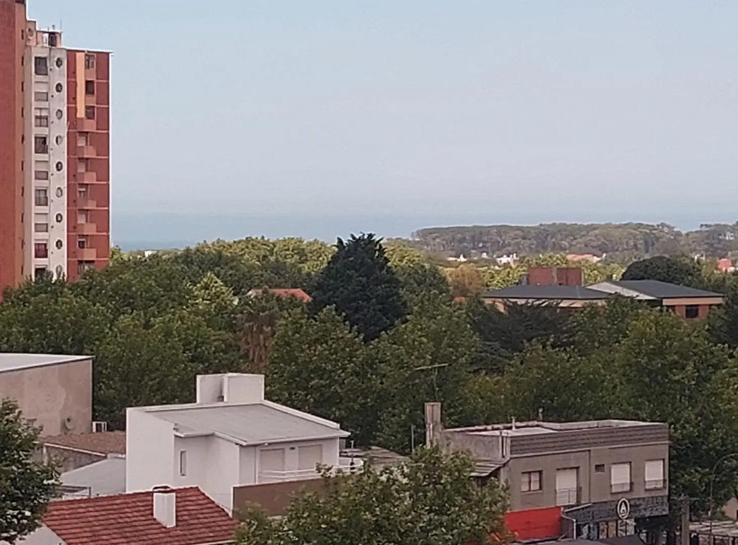 Venta monobambiente gran ventanal Miramar 3