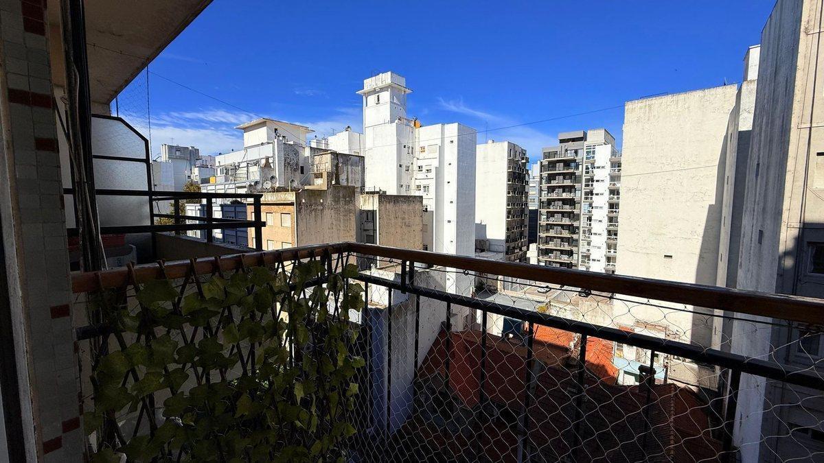 VENTA DEPTO 2C/DEPENDENCIA FRENTE BALCON RECICLADO