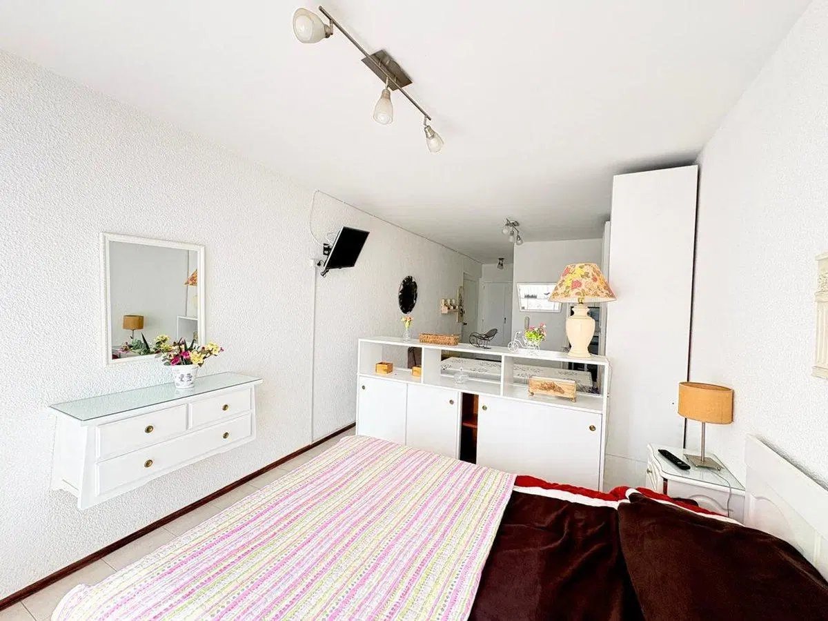 VENTA DEPTO MONOAMBIENTE PLAYA CLUB Miramar 5