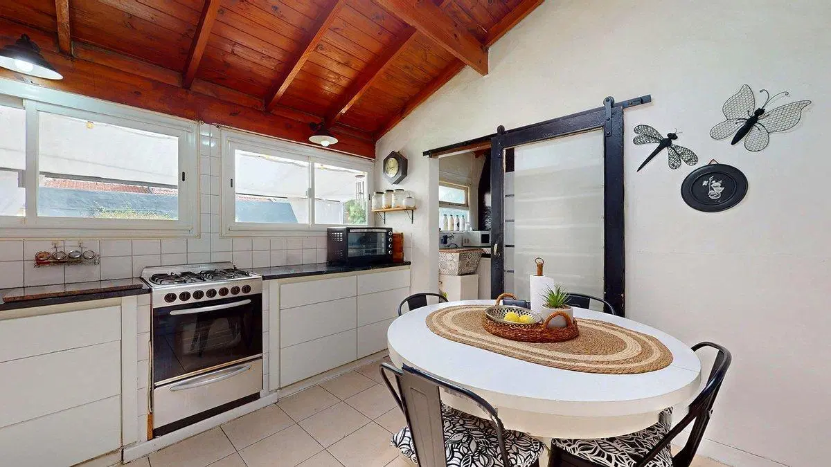VENTA CASA EN PH CON AMPLIO JARDIN Y PATIO 3