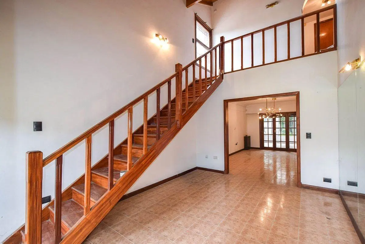 VENTA CASA 4 AMBIENTES EN COLINAS DE PERALTA RAMOS 5