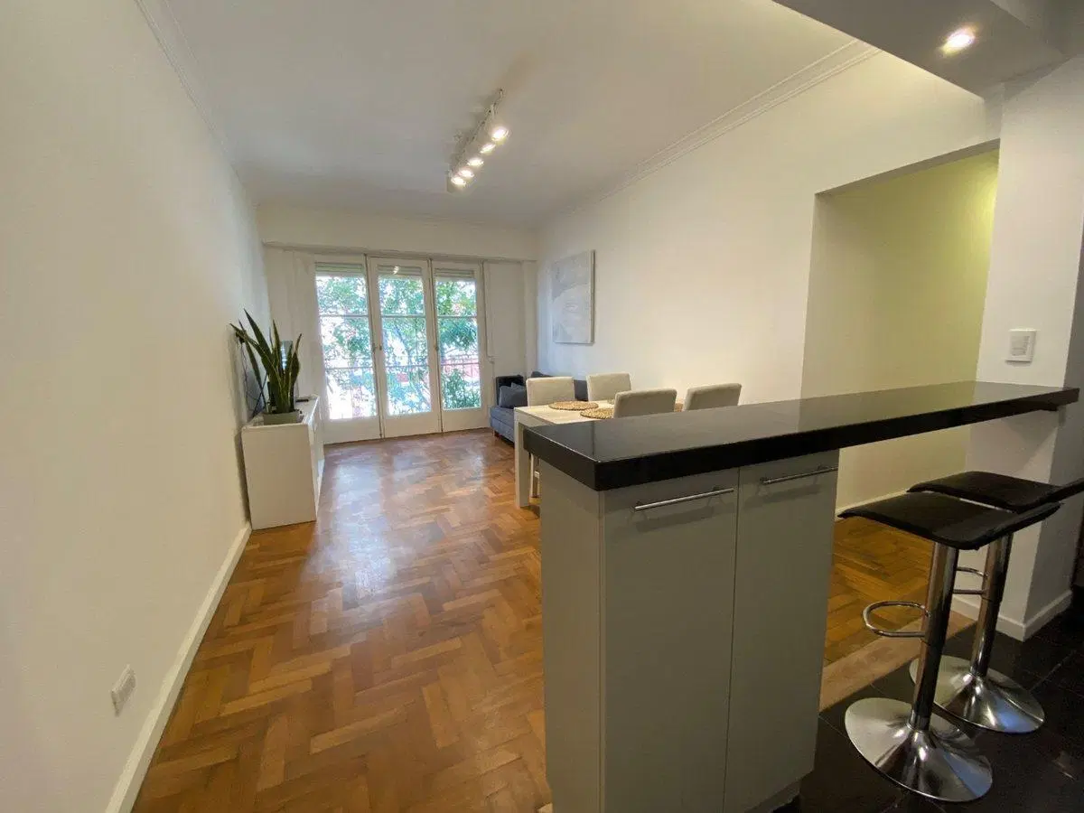Venta Depto 3 amb Reciclado c/balcon en Pza Colon 2