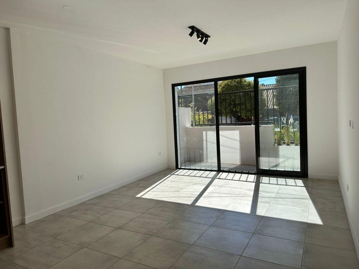 VENTA PH 2 AMB PB AL FRENTE CON PATIO SAN JOSE