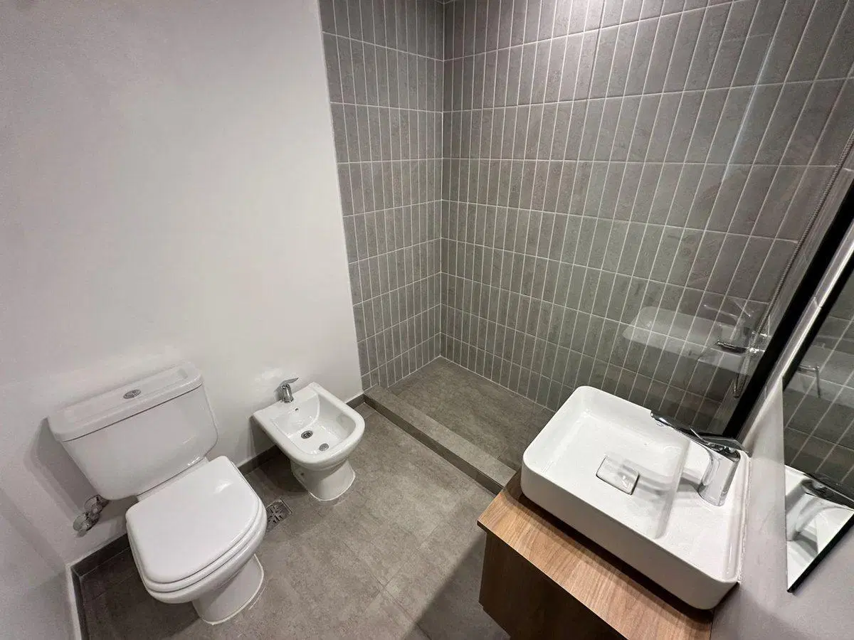 VENTA PH 2 AMB PB AL FRENTE CON PATIO SAN JOSE 4