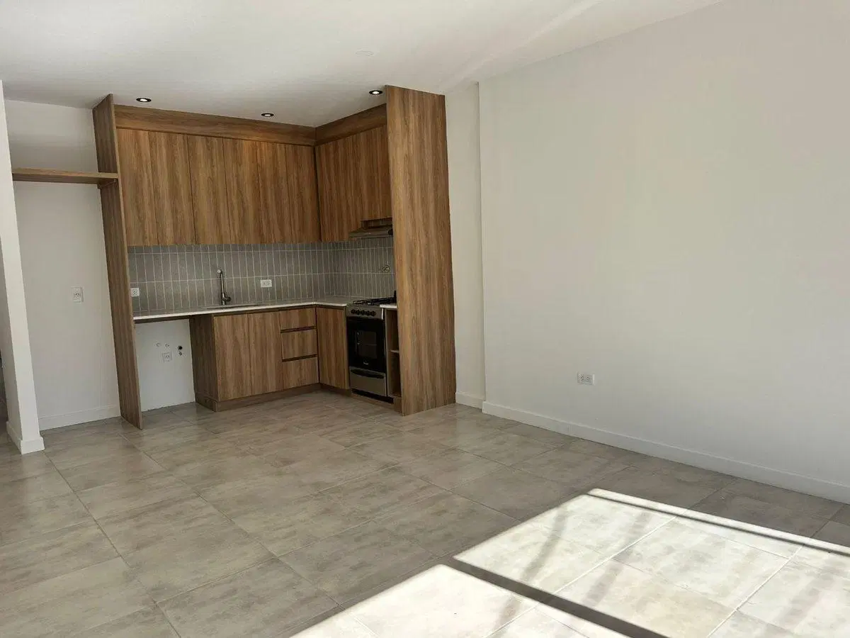 VENTA PH 2 AMB PB AL FRENTE CON PATIO SAN JOSE 5