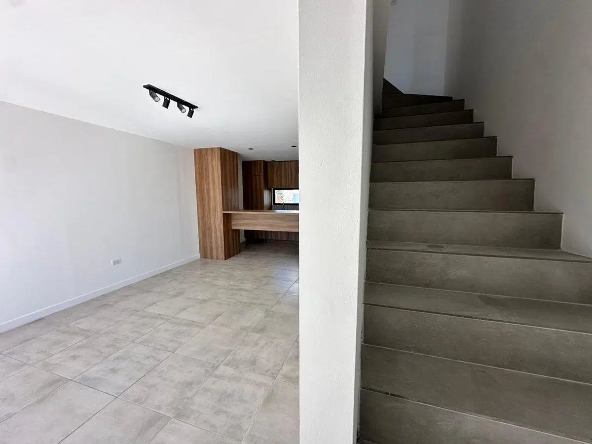 VENTA PH 3 AMB  FRENTE CON TERRAZA BARRIO SAN JOSE 5