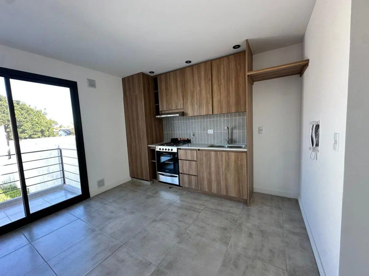 VENTA PH 2 AMB CON BALCÓN PRIMER PISO JAN JOSE 2