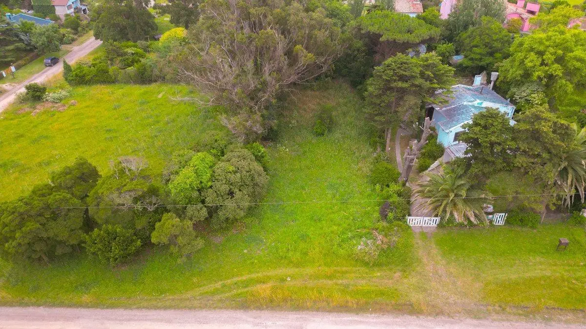 VENTA LOTE EN CHAPADMALAL A PASOS DEL MAR 5