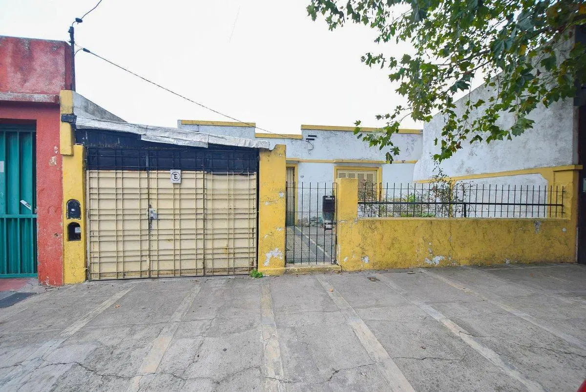 VENTA CASA ANTIGUA A RECICLAR O APTA DESARROLLO 3