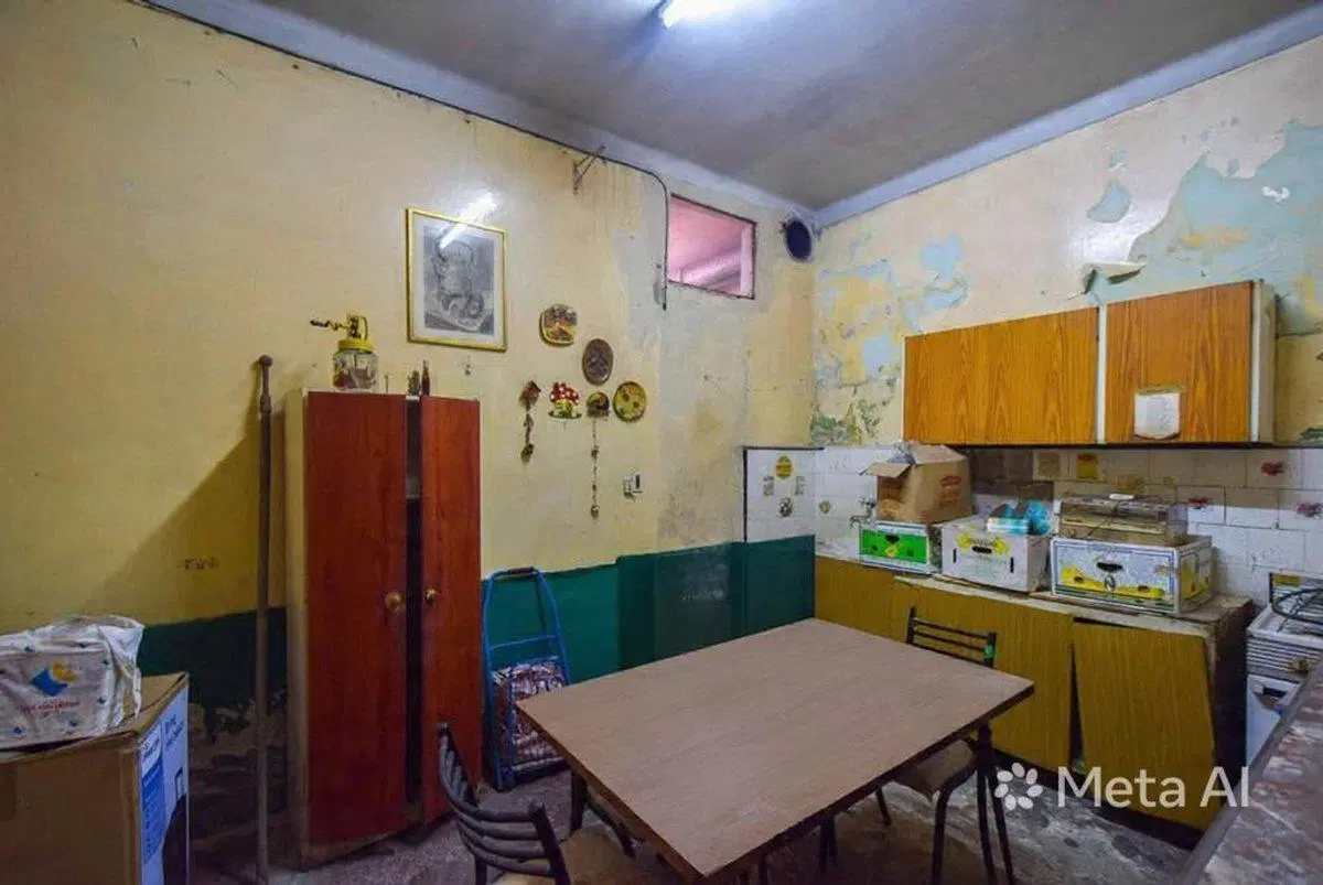 VENTA CASA ANTIGUA A RECICLAR O APTA DESARROLLO 5