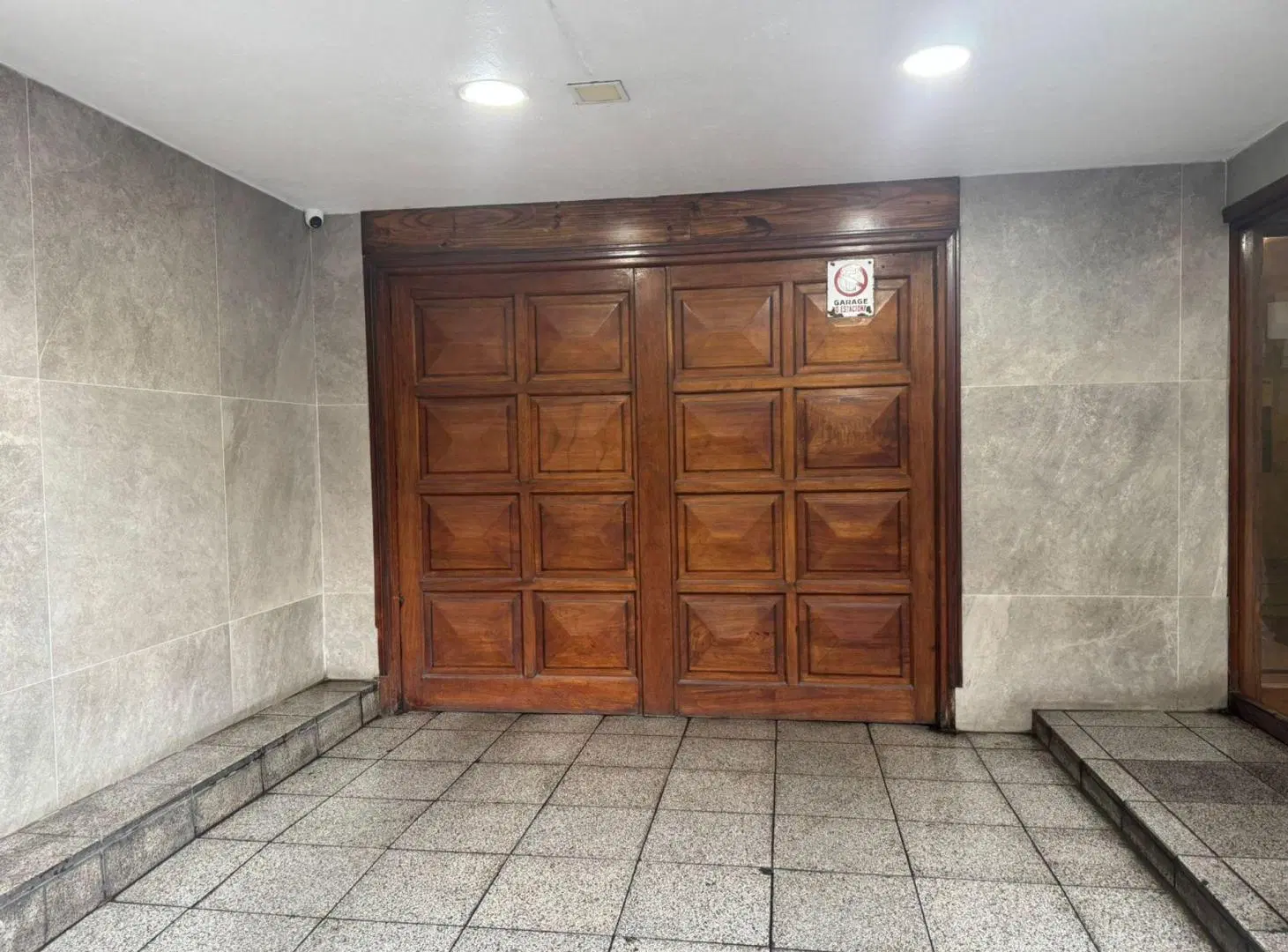 VENTA COCHERA EN ZONA CENTRO 5