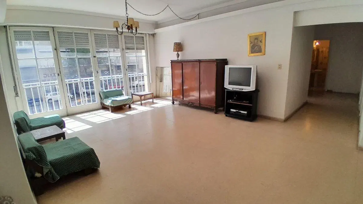 VENTA DEPARTAMENTO 5 AMB FRENTE  + DEP Y COCH GÜEM 3