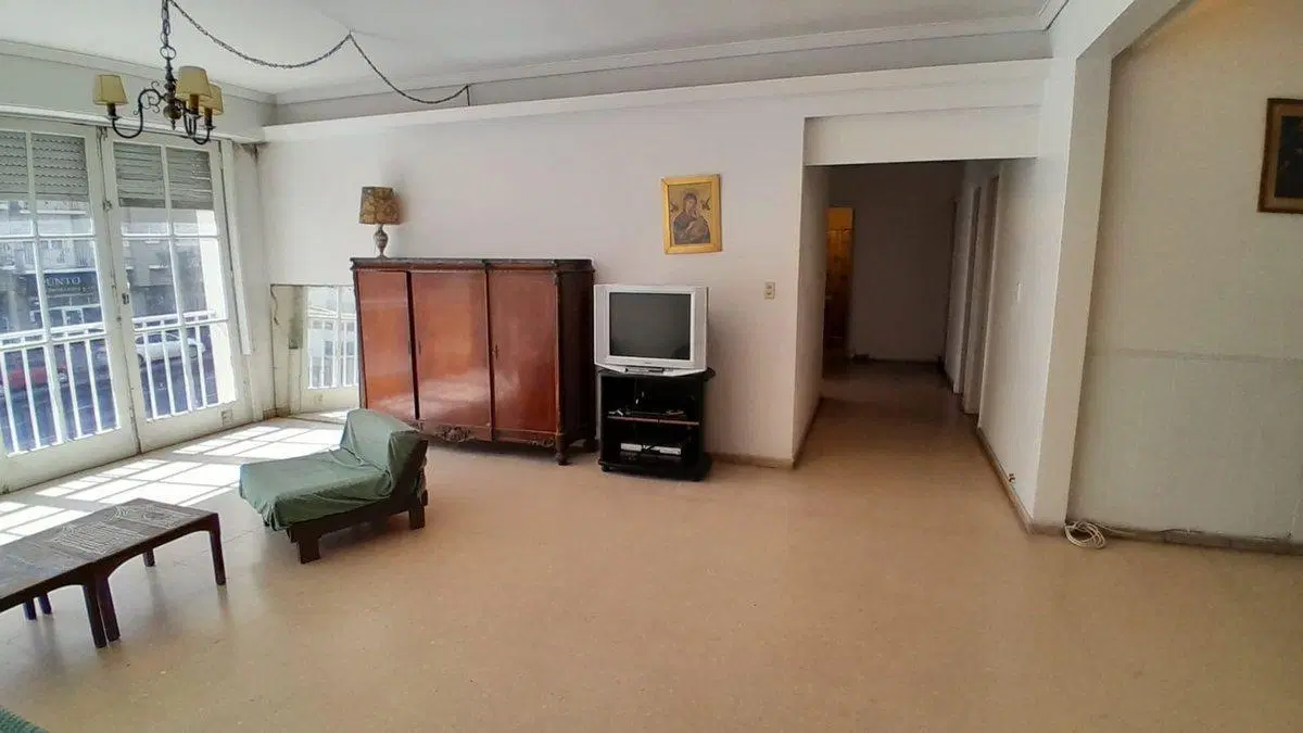 VENTA DEPARTAMENTO 5 AMB FRENTE  + DEP Y COCH GÜEM 4