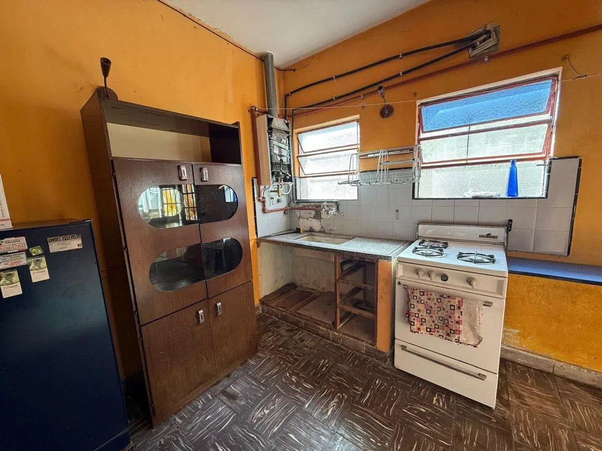 VENTA PH A RECICLAR, 3 AMBIENTES, PATIO, INTERNO 3