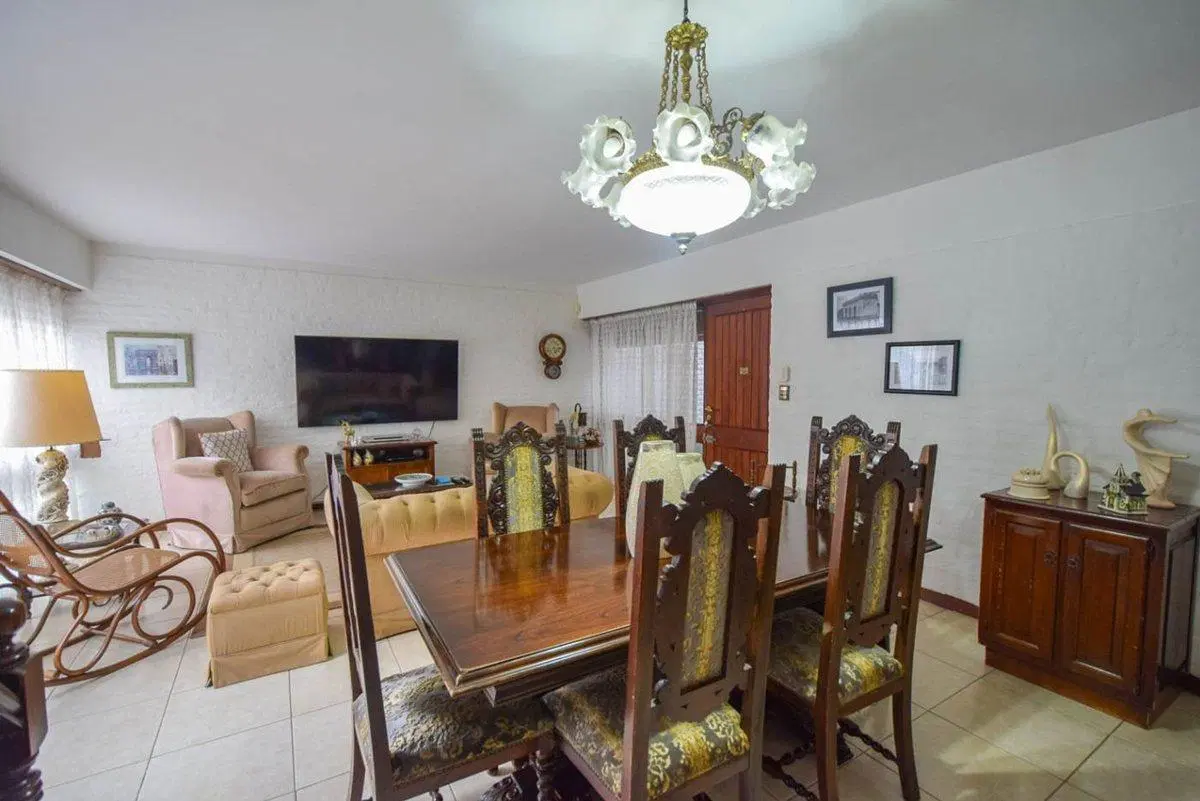 VENTA CASA 5 AMBIENTES CON PILETA LA FLORIDA UNO 3