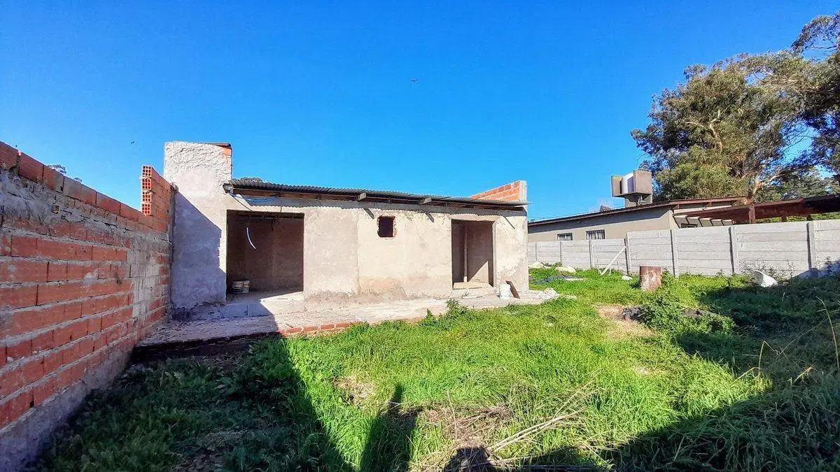 VENTA CASA A TERMINAR 3 AMBIENTES-ACANTILADOS 3