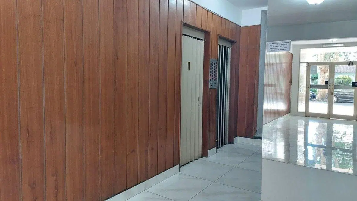 Venta cochera fija cubierta  zona Plaza Mitre 5